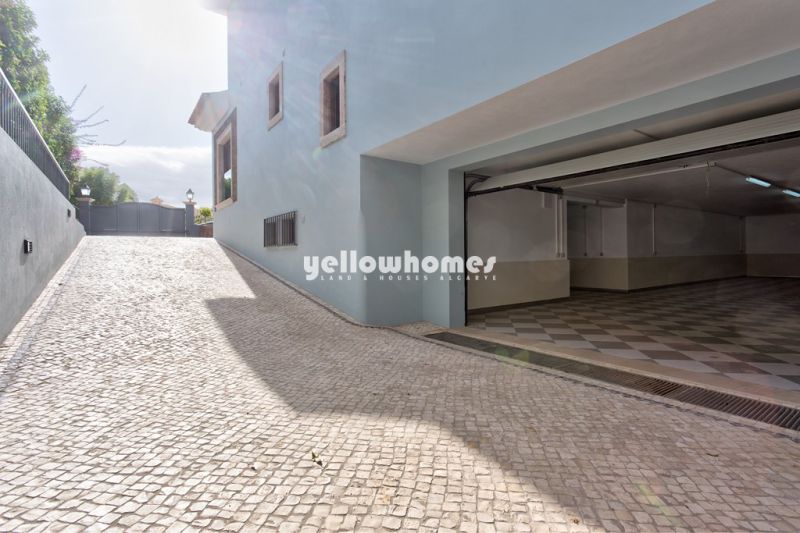 Moradia tradicional e deslumbrante V5 com piscina em Vilamoura